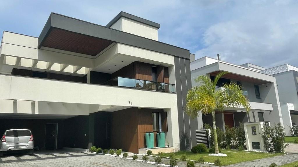 Casa em Pedra Branca, Palhoça. 3 quartos, 343m². Imagem 2 de 17